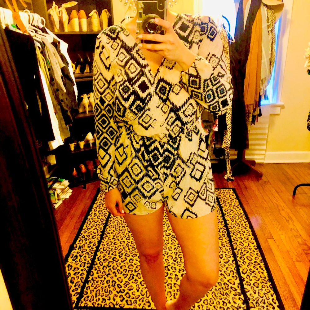 Summer romper with long sleeves